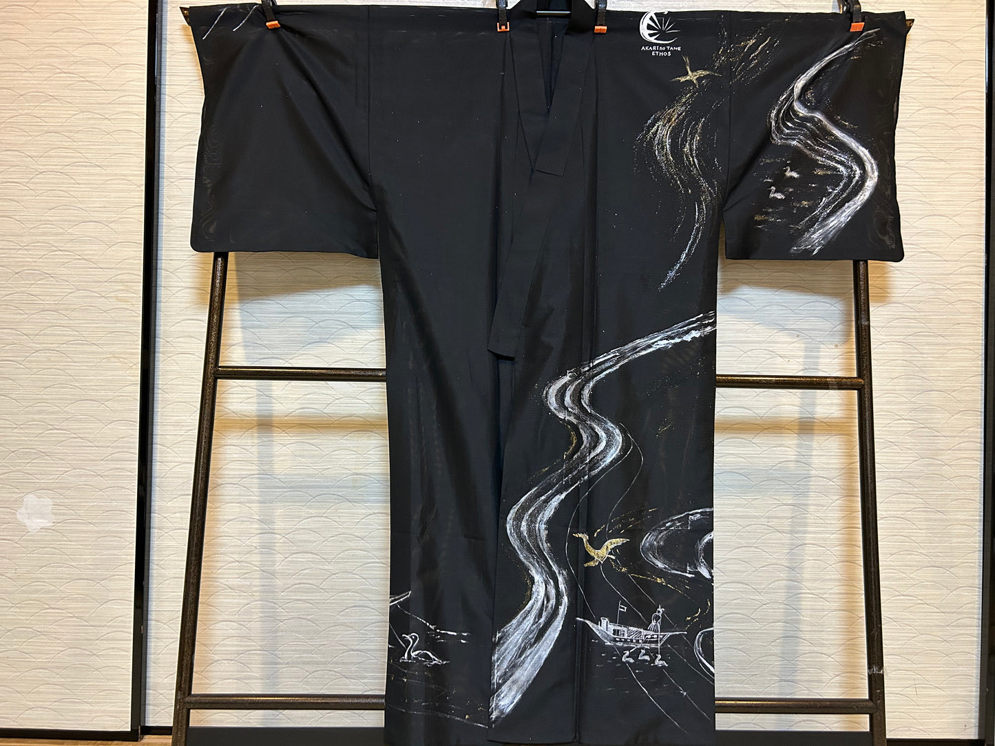 KAGARIBI
Wearable Art from Gifu